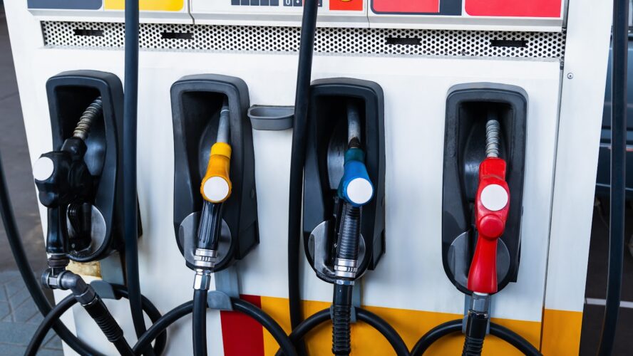 Entenda as diferenças entre bombas de abastecimento de gasolina e diesel